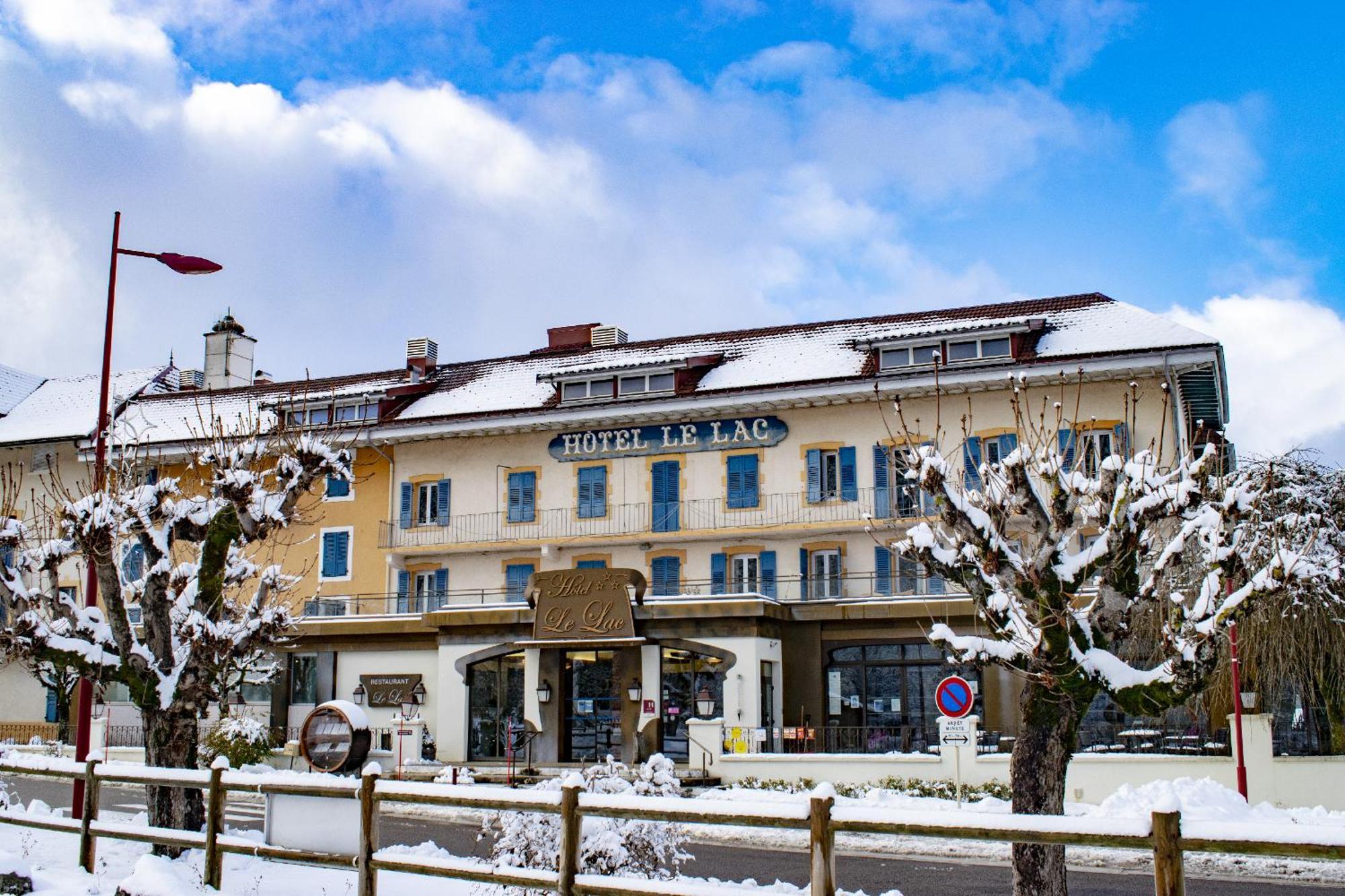 Hotel-Restaurant Le Lac Malbuisson Exterior photo